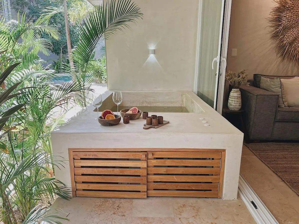 Jungle Chic Hotel Tulum Pueblo 5*,